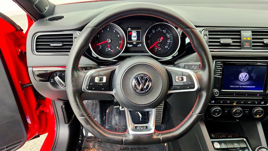 Used 2017 Volkswagen Jetta GLI FWD image 14
