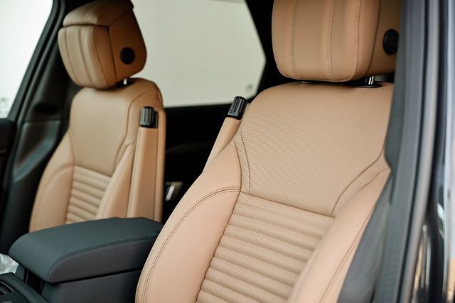 New 2026 Land Rover Discovery Limited Edition AWD/4WD image 26
