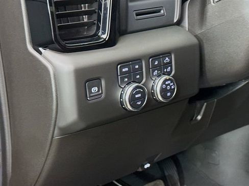 Used 2025 GMC Sierra 2500 AT4 AWD/4WD image 13