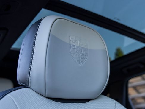 Certified 2025 Porsche Cayenne image 59