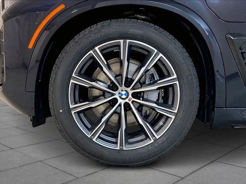 New 2026 BMW X5 xDrive50e image 11