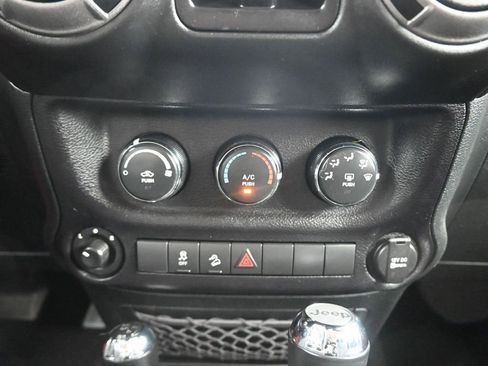Used 2017 Jeep Wrangler Unlimited Sport AWD/4WD image 17