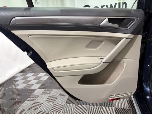 Used 2017 Volkswagen Golf Alltrack SE AWD/4WD image 17