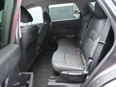 Used 2025 Nissan Pathfinder SV FWD image 29