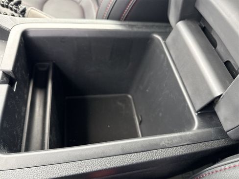 Used 2025 Honda Pilot Black Edition image 40