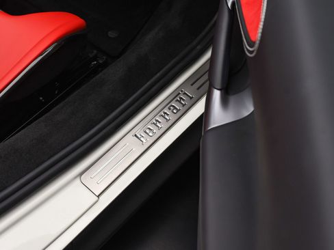 Used 2022 Ferrari SF90 Spider image 51