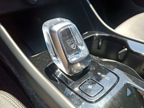 Certified 2026 Volvo XC40 B5 Plus AWD/4WD image 18