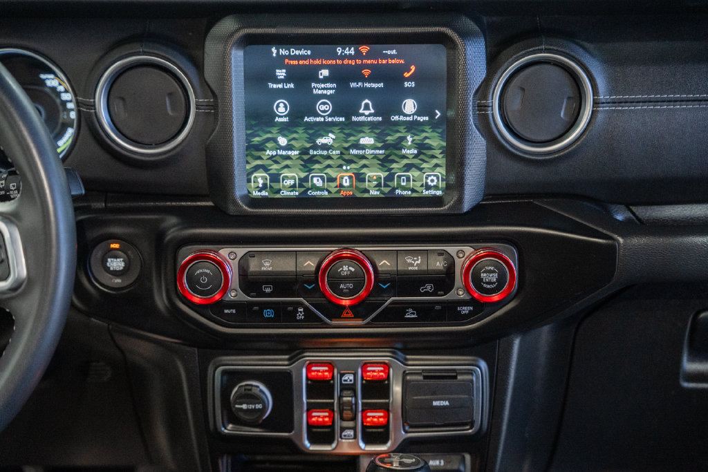 Used 2023 Jeep Wrangler Unlimited Sahara AWD/4WD image 17