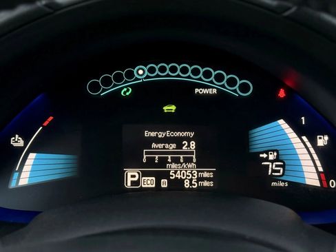 Used 2017 Nissan Leaf SV image 14