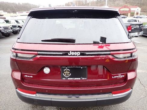 Certified 2024 Jeep Grand Cherokee Limited w/ Luxury Tech Group II image 4