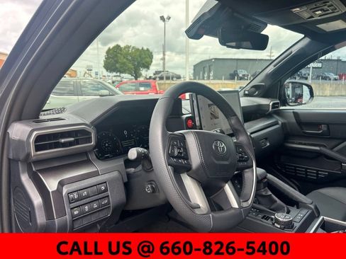 Used 2026 Toyota 4Runner TRD Off-Road Premium AWD/4WD image 18