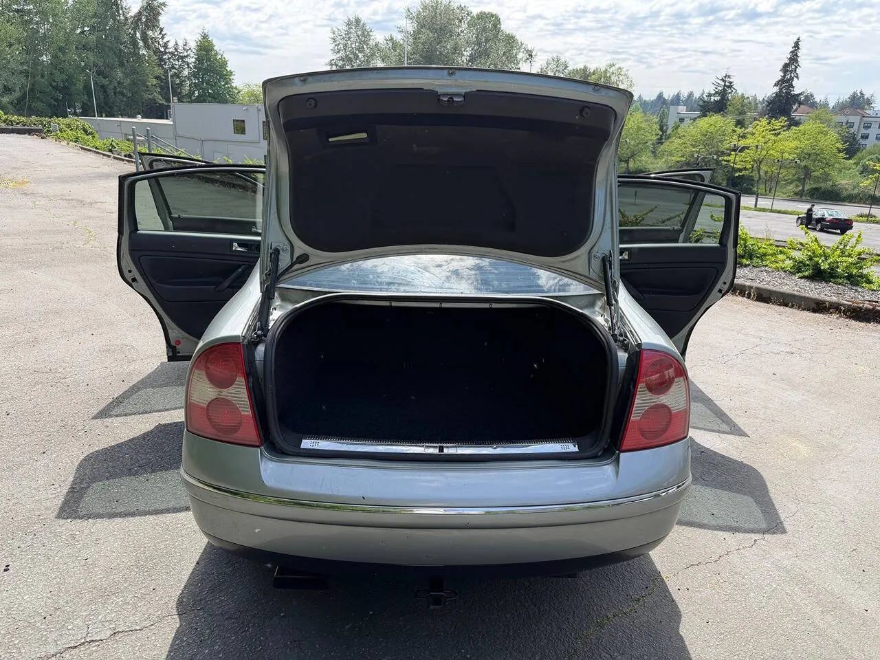 Used 2005 Volkswagen Passat GL FWD image 28