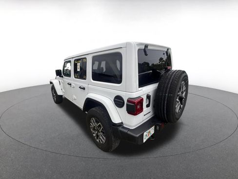 Used 2025 Jeep Wrangler Unlimited Sahara AWD/4WD image 6