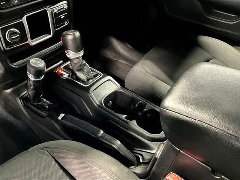 Used 2023 Jeep Wrangler Sport image 17