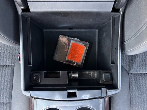 Used 2017 GMC Yukon SLE w/ SLE Value Package image 30