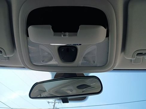 Used 2019 Jeep Cherokee Latitude Plus w/ Cold Weather Group image 29