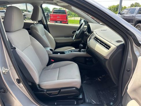 Used 2017 Honda HR-V EX image 30