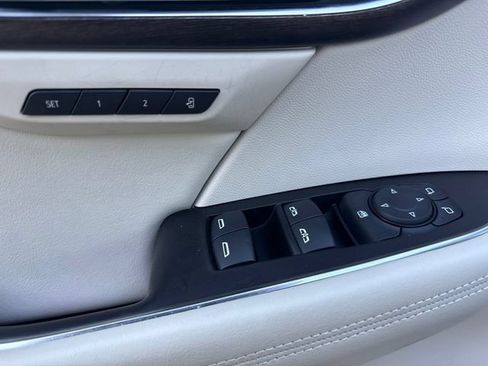 Used 2023 Buick Envision Avenir AWD/4WD image 11