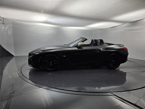 Used 2023 BMW Z4 M40i w/ Premium Package image 7