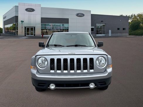 Used 2017 Jeep Patriot High Altitude FWD image 3