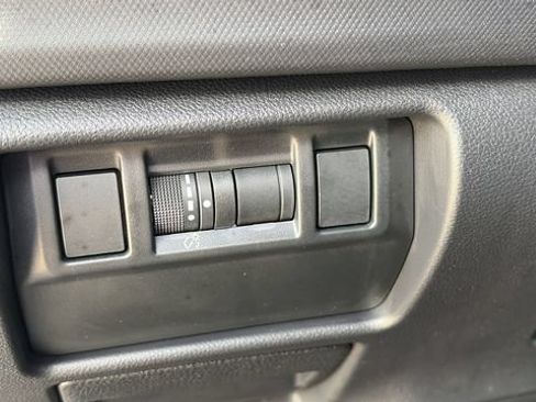 Certified 2025 Subaru Forester Premium AWD/4WD image 22