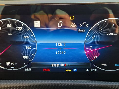 Used 2025 Mercedes-Benz CLA 250 4MATIC image 22