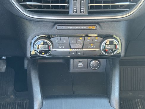 Used 2021 Ford Escape SE image 20