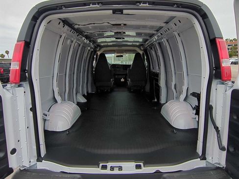 New 2026 Chevrolet Express 2500 Extended RWD image 19