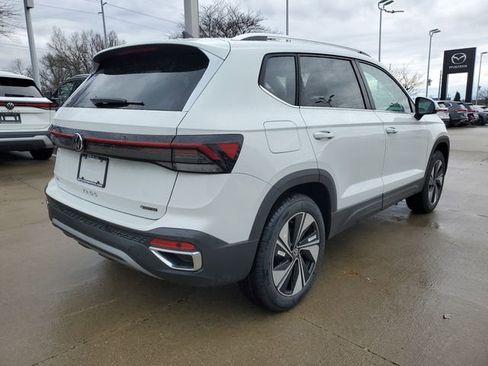 New 2026 Volkswagen Taos SE image 4