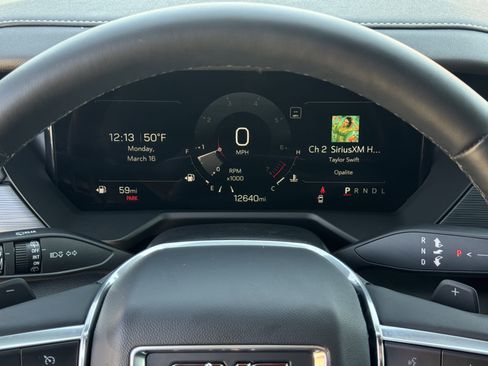 Used 2025 GMC Acadia Elevation image 20