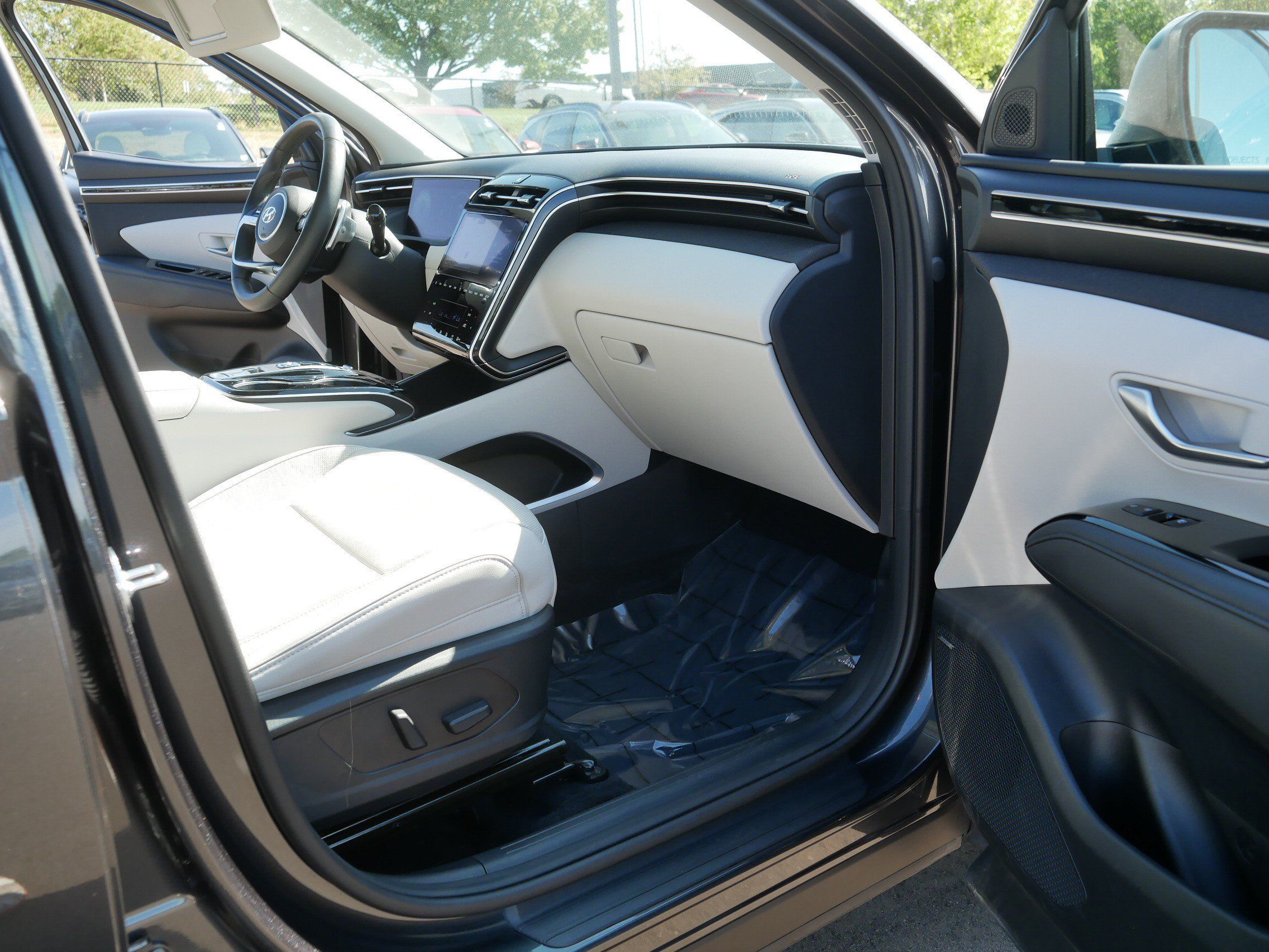 Used 2023 Hyundai Tucson Limited AWD/4WD image 19