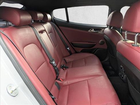 Used 2018 Kia Stinger GT1 RWD image 21