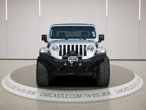 Used 2023 Jeep Gladiator Overland image 8