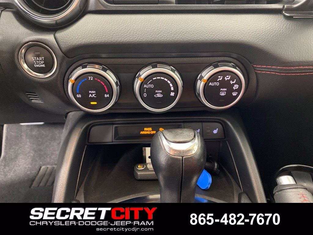 Used 2019 FIAT 124 Spider Abarth w/ Navigation & Sound Group RWD image 23