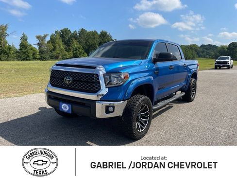 Used 2018 Toyota Tundra SR5 w/ SR5 Upgrade Package AWD/4WD image 1