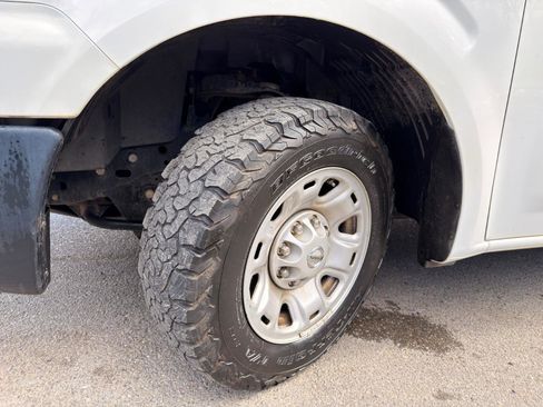 Used 2019 Nissan NV 2500 SV w/ Back Door Glass Package image 22