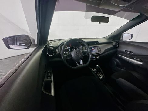 Used 2019 Nissan Kicks SV FWD image 18