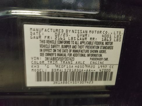 Used 2025 Nissan Sentra SV FWD image 33