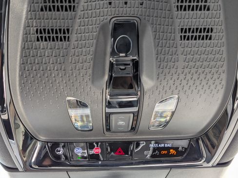 Used 2023 Cadillac Lyriq 2WD image 34