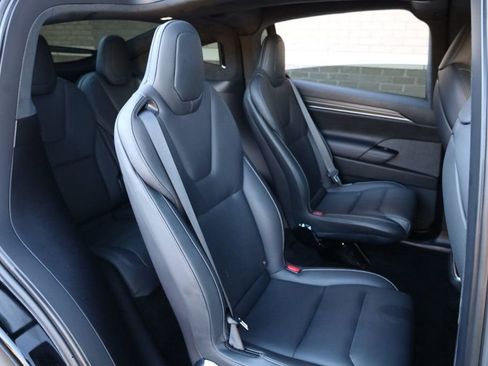 Used 2022 Tesla Model X Plaid image 22