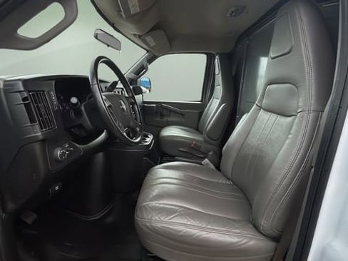 Used 2023 GMC Savana 2500 w/ Driver Convenience Package image 18