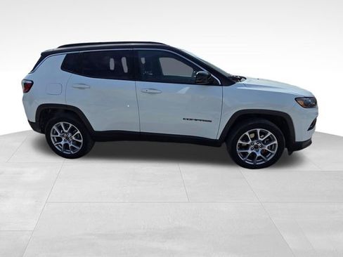 Used 2025 Jeep Compass Limited image 26