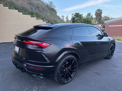 Used 2022 Lamborghini Urus image 5