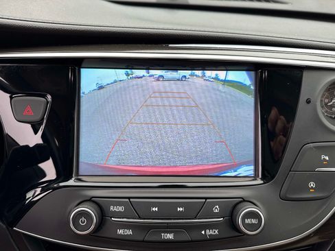Used 2020 Buick Envision Essence FWD image 26