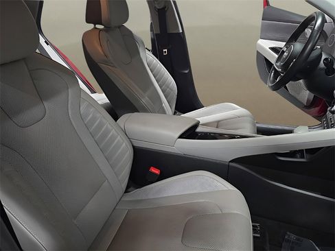 Certified 2024 Hyundai Elantra Limited image 20