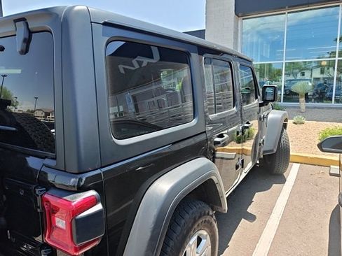 Used 2018 Jeep Wrangler Unlimited Sport S AWD/4WD image 16