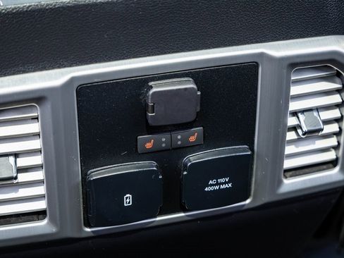 Used 2019 Ford F150 Platinum w/ Equipment Group 701A Luxury image 39