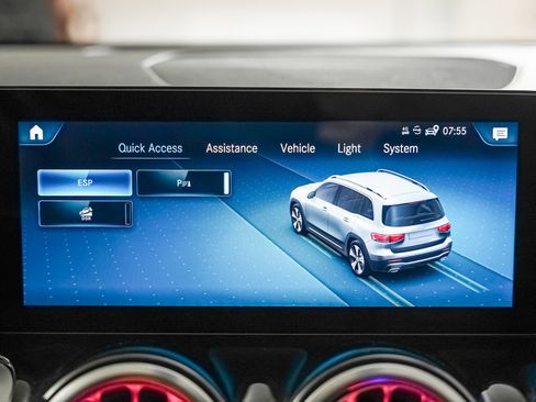 Certified 2022 Mercedes-Benz GLB 250 4MATIC image 21