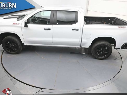 Used 2025 Chevrolet Silverado 1500 LT Trail Boss AWD/4WD image 29