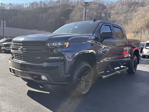 Used 2019 Chevrolet Silverado 1500 LT Trail Boss image 2